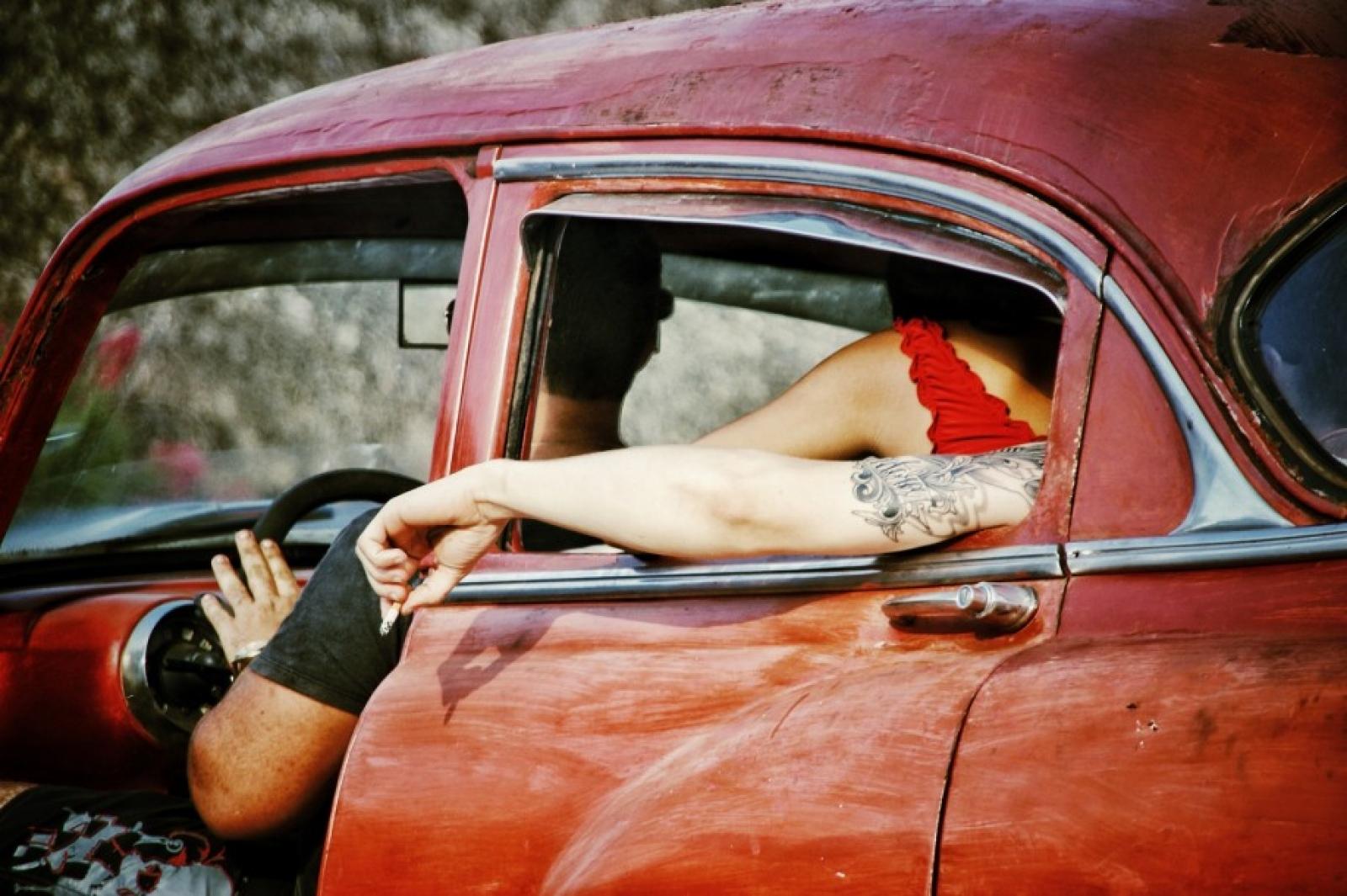 Cuban Teens smoking