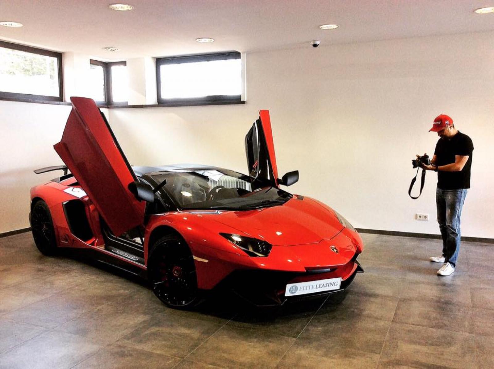 Red Lamborghini Aventador