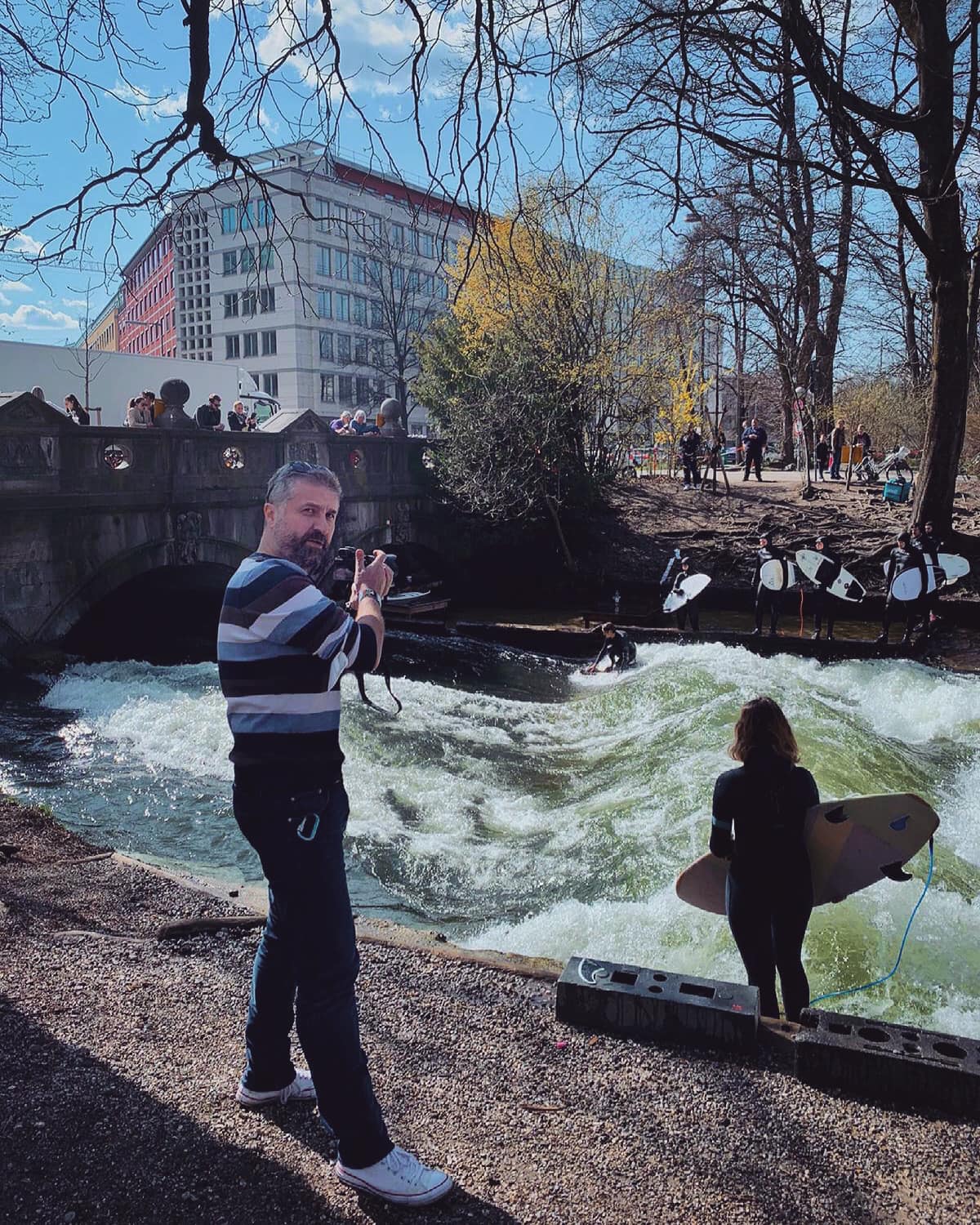 Eisbach Surfers.